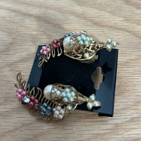 Vintage beaded earring leaf shape - Picture 3 of 11